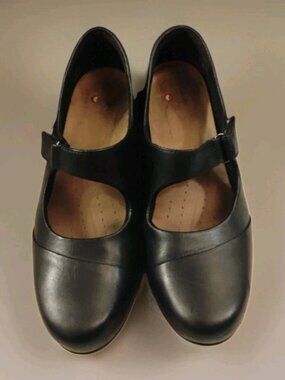 Clarks Artisan Shoes Womens 8 M Mary Jane Pumps Black Leather Heels